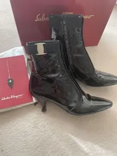 Ferragamo☆ショットブーツ☆7 1/2D☆ ヴァラ☆エナメル