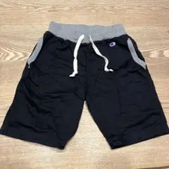 Champion 黒 ショートパンツ