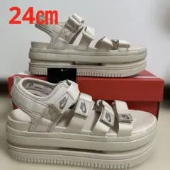新品ナイキNIKE☆アイコンクラッシックサンダル24㎝サンドドリフト102