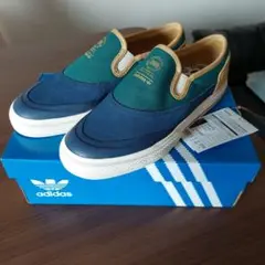adidas Nizza スリッポン ネイビー/グリーン/ベージュ