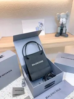 バレンシアガ ショルダーバッグ