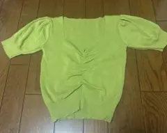 グリーン トップス パフスリーブ