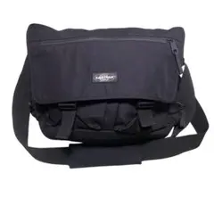 EASTPAK ブラック メッセンジャーバッグ