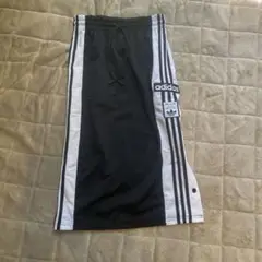 adidas スカート　スポーティ
