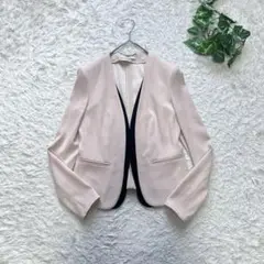 美品 大人気 ベイジCINDY シンディーダブルノーカラージャケット M