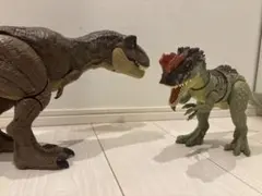 ティラノサウルス　音が鳴るおもちゃ　ジュラシックワールド