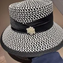 ストライプデザインの麦わら帽子
