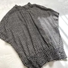【美品】TIARAフレンチスリーブブラウス スクエアドット柄 白 黒 ティアラ