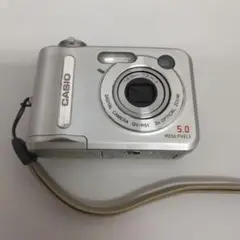 CASIO QV-R51 コンパクトデジタルカメラ　ジャンク扱い