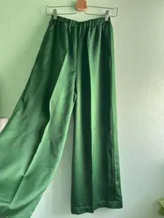 グリーン ワイドパンツ