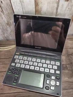 【値下げ】カラー電子辞書　SHARP　PW‐AC900（ワインレッド） Amazon | シャープ Brain Wタッチパネル対応 カラー電子辞書 PW