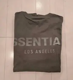 ESSENTIALS エッセンシャルズ Tシャツ L 新品 カーキー