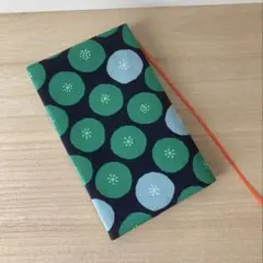 ハンドメイド　ブックカバー　新書版　緑　サークル