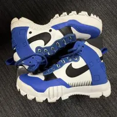 Item thumbnail for item de0eca0d-f19d-4683-848a-e658b351a1ef