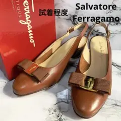 【試着程度】Salvatore Ferragamo ヴァラ パンプス 7 箱付き