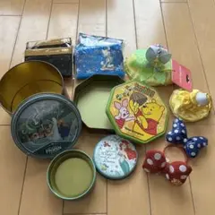 ディズニーキャラクター缶とキーホルダー【まとめ売り】アナ雪　プーさん　ミニー