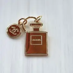 【新品未使用】CHANEL 香水ボトル型チャーム ゴールド 2023ホリデー限定