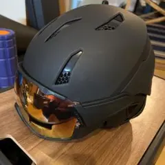 サロモン スノーヘルメット バイザー付き