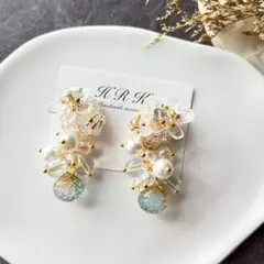 ❁1 クリアフラワーとバブルブルー系のピアス/イヤリング　浴衣　和装　夏祭り