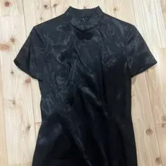 黒い花柄刺繍チャイナドレス