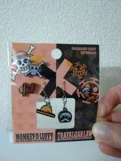ONEPIECE　ピアス　ユニバーサル・スタジオ・ジャパンコラボ　ルフィ&ロー