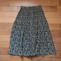 小花柄ロングスカート 黒系