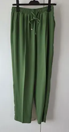 美品　しまむら　グリーン　スラックス