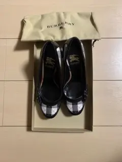 BURBERRY パンプス