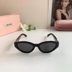 miu miu ブラック オーバル型 サングラス