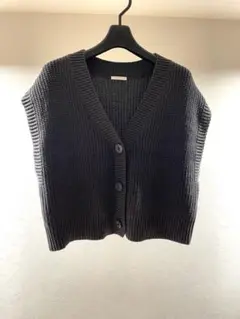 GUダークグレー Vネック ニットベスト M