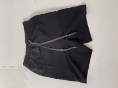 水着　ブラック　黒いショートパンツ