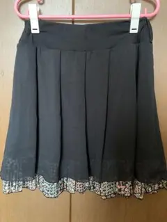 黒スカート