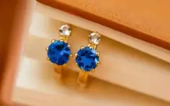 タンザナイトピアス　青