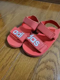 adidas キッズサンダル