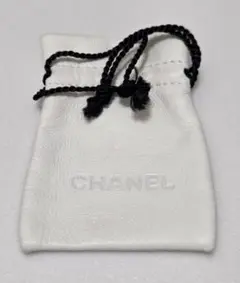 CHANEL シャネル　ホワイトレザー　アクセサリーポーチ小　41897
