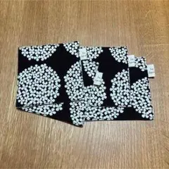 白い花模様の布製ブックカバー4枚セット