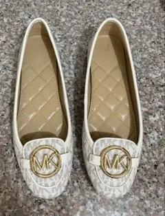 Michael Kors アイボリー ローファー