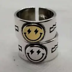 新品☆安心のメルカリ便☆2個セット☆ニコちゃん☆スマイル☆ ペアリング☆韓国☆y