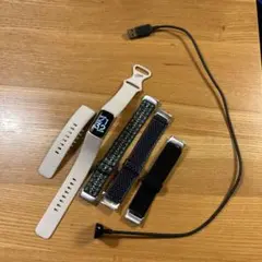 Fitbit charge6 トラッカー　純正ベルト➕交換ベルト3本付き