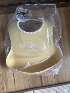 【新品未使用】ベビービョルン　イエロー お食事エプロン　レギュラーサイズ