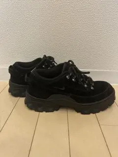 NIKE W LAHAR LOW ナイキ　ラハール