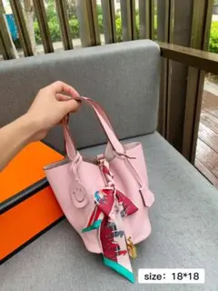 HERMES ピンク スカーフ付き ショルダーバッグ 18x18 cm