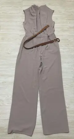 一回のみ着用　美品　ベルト付　ZARA ザラ　ベージュ オールインワン Sサイズ