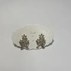 お花とリボンのピアス