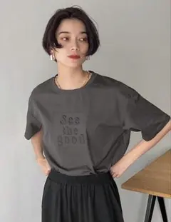 シーイン　ダークグレー　ロゴTシャツ