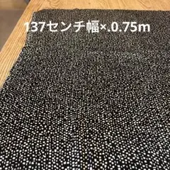 シルク生地　モザイク柄　鈍い光沢あり137センチ幅×0.75m