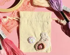 ❤︎刺繍ミニポーチ‪‪❤︎‬【いちご大福うさぎちゃん】