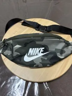 Nike カモフラージュ ボディバッグ