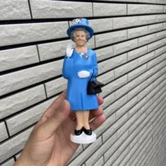 エリザベス女王　人形　ソーラー　手振り