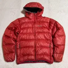 人気モンベル800FP ライトアルパインダウンパーカ Men’s Sレッド